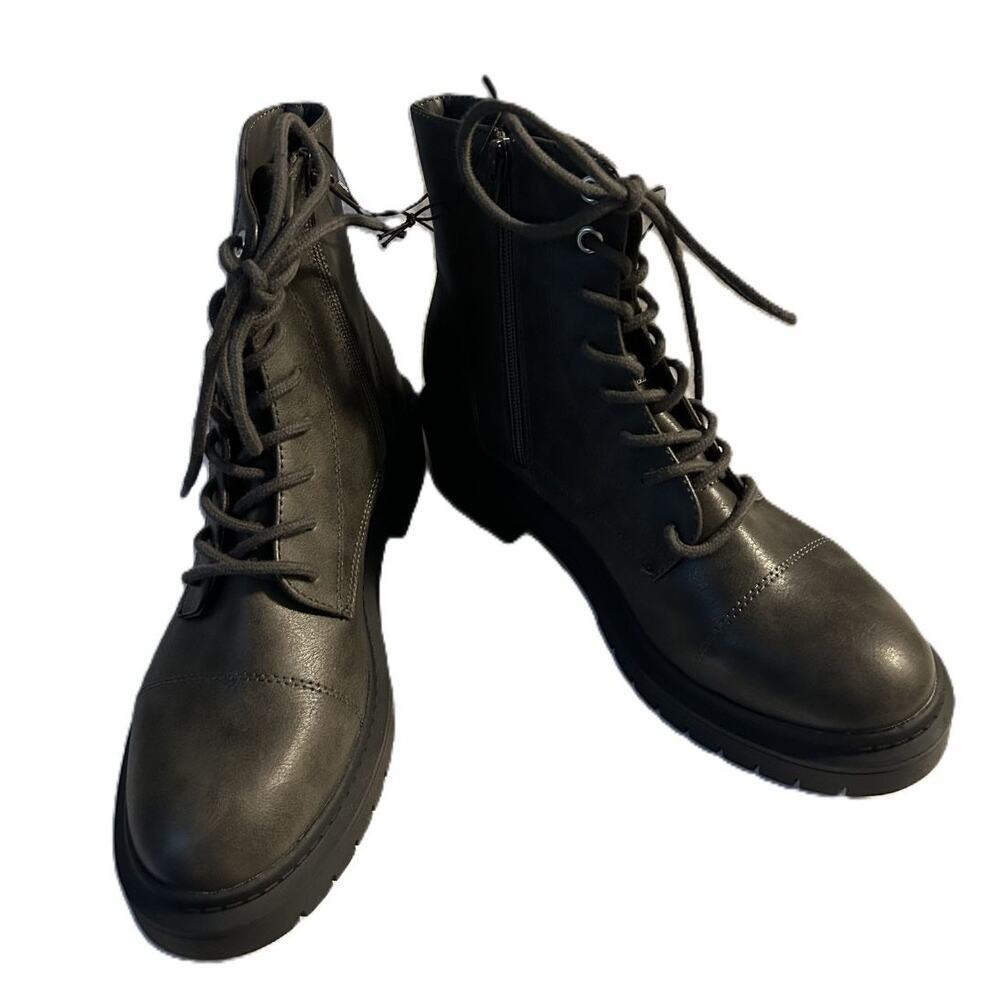 NIB Style & Co. Zaharaa Gray Platform Lace-up Faux Leather Combat Boot-7.5M